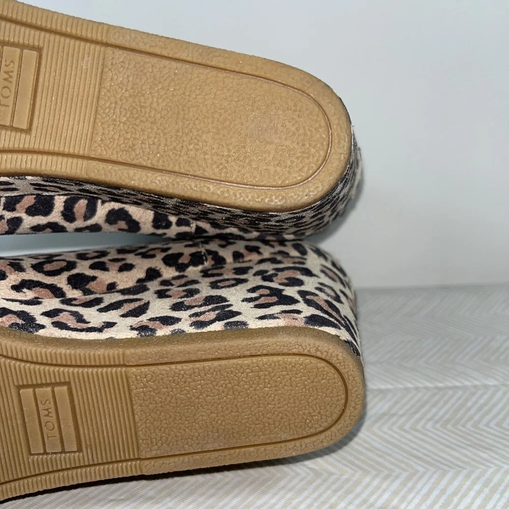 Toms Kelsey Desert Tan Leopard Pull On Wedge Heel Suede Ankle Boot Sz 8.5 Comfor